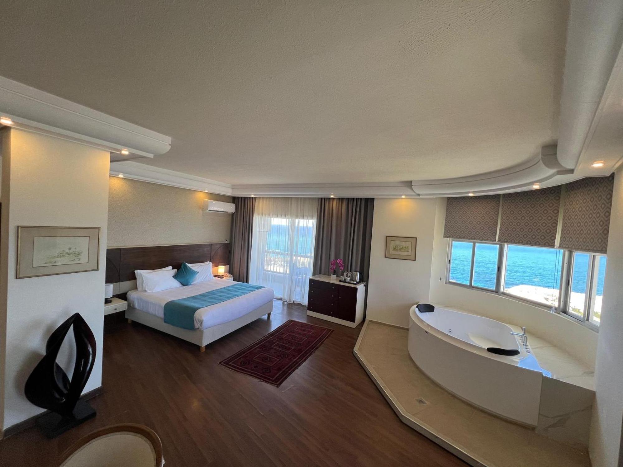 Hotel Mediterranée Beyrouth Extérieur photo