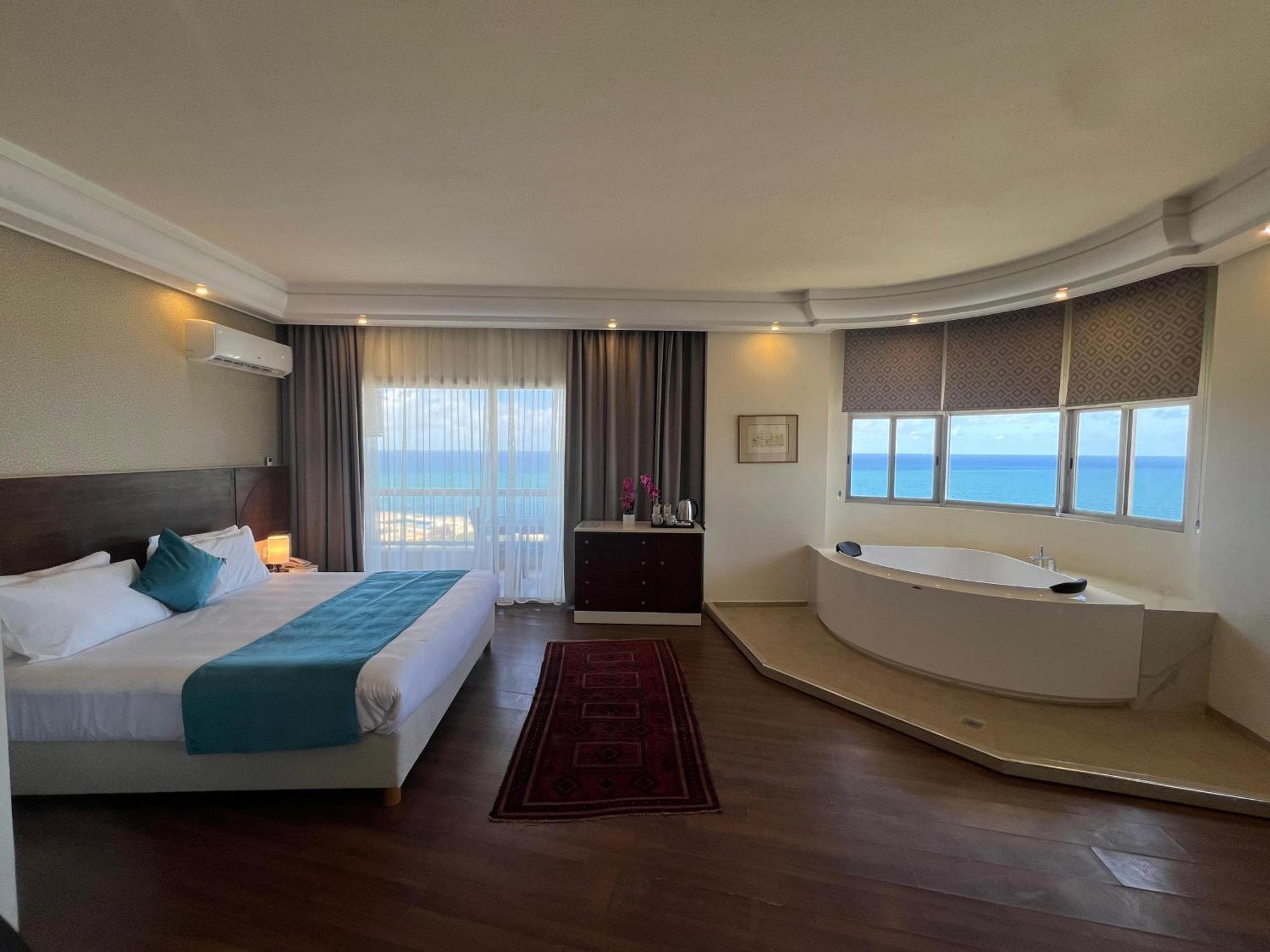 Hotel Mediterranée Beyrouth Extérieur photo