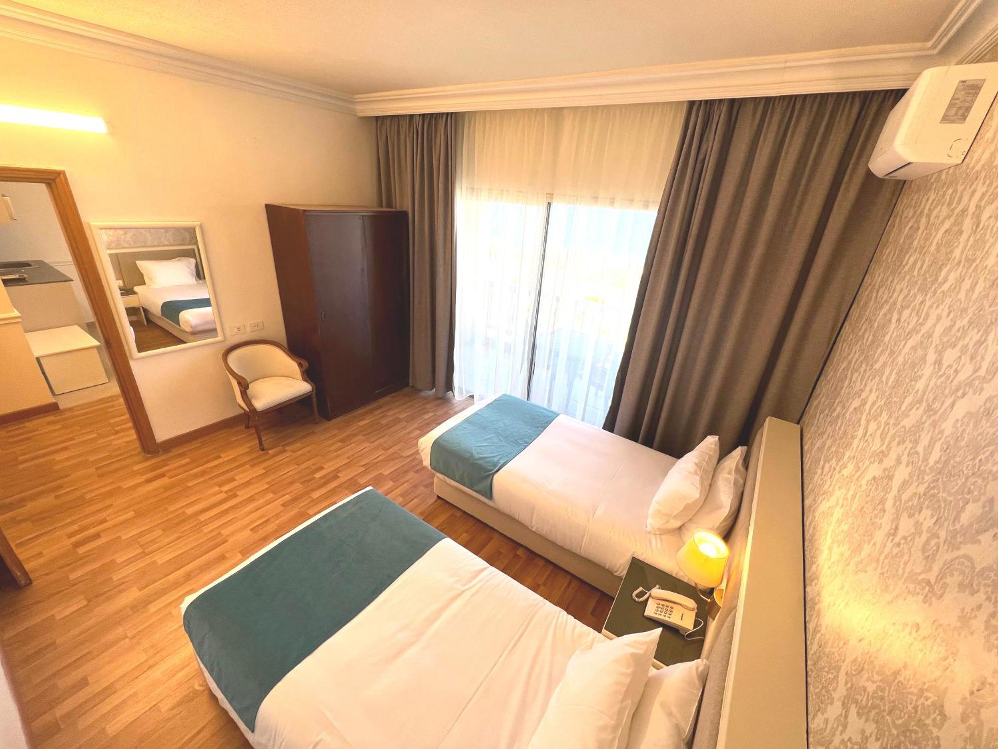 Hotel Mediterranée Beyrouth Extérieur photo