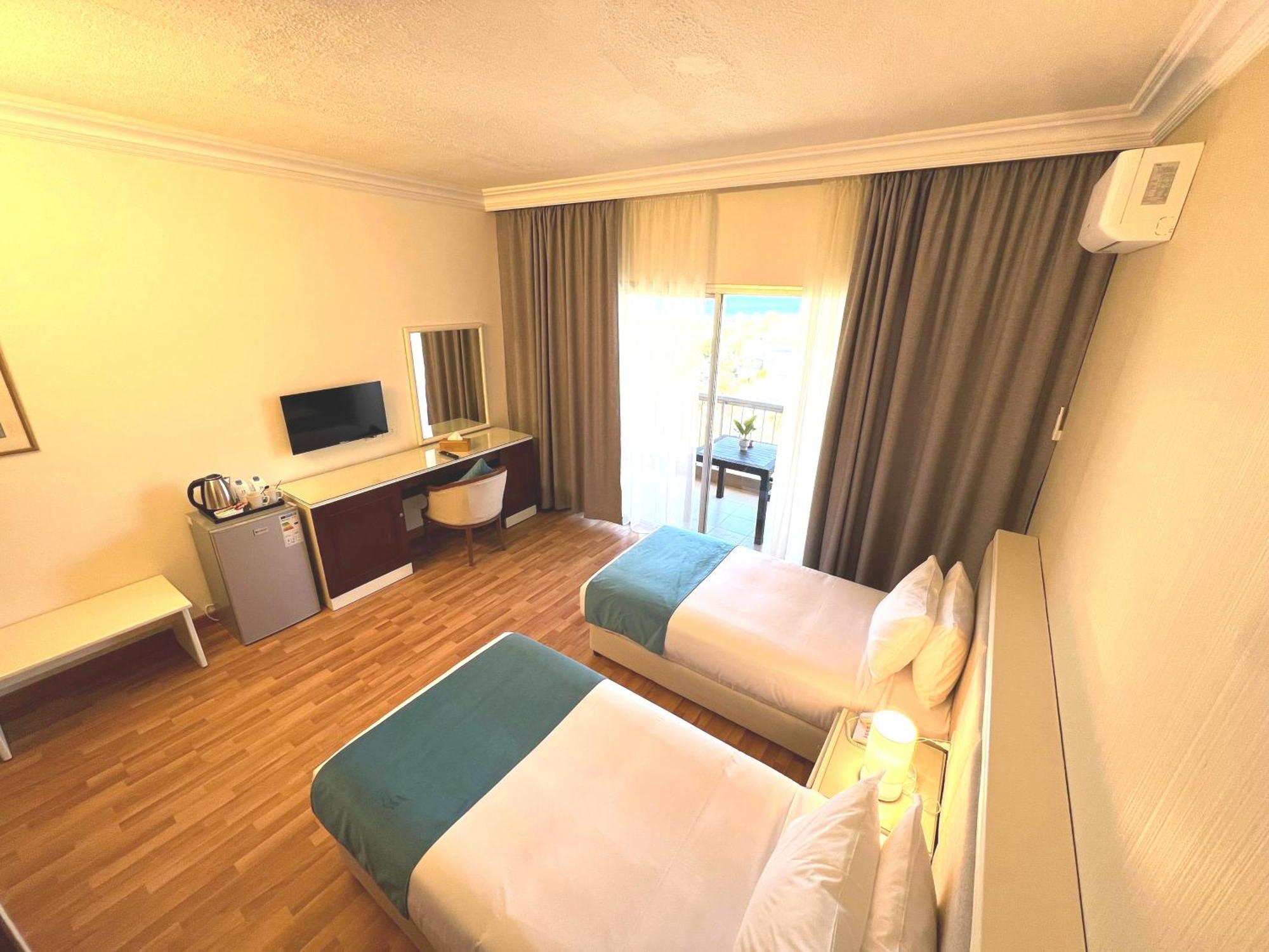 Hotel Mediterranée Beyrouth Extérieur photo