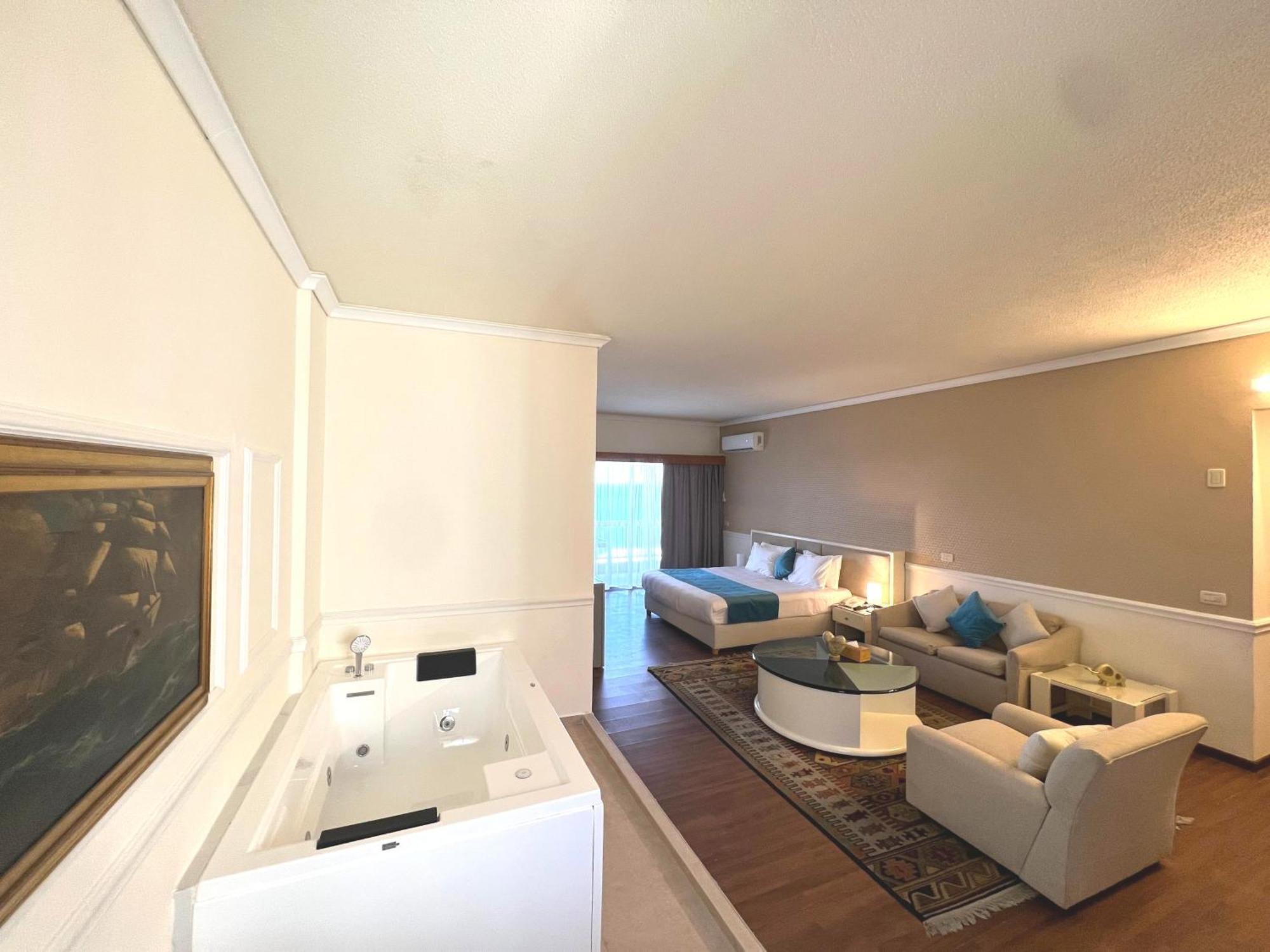 Hotel Mediterranée Beyrouth Extérieur photo