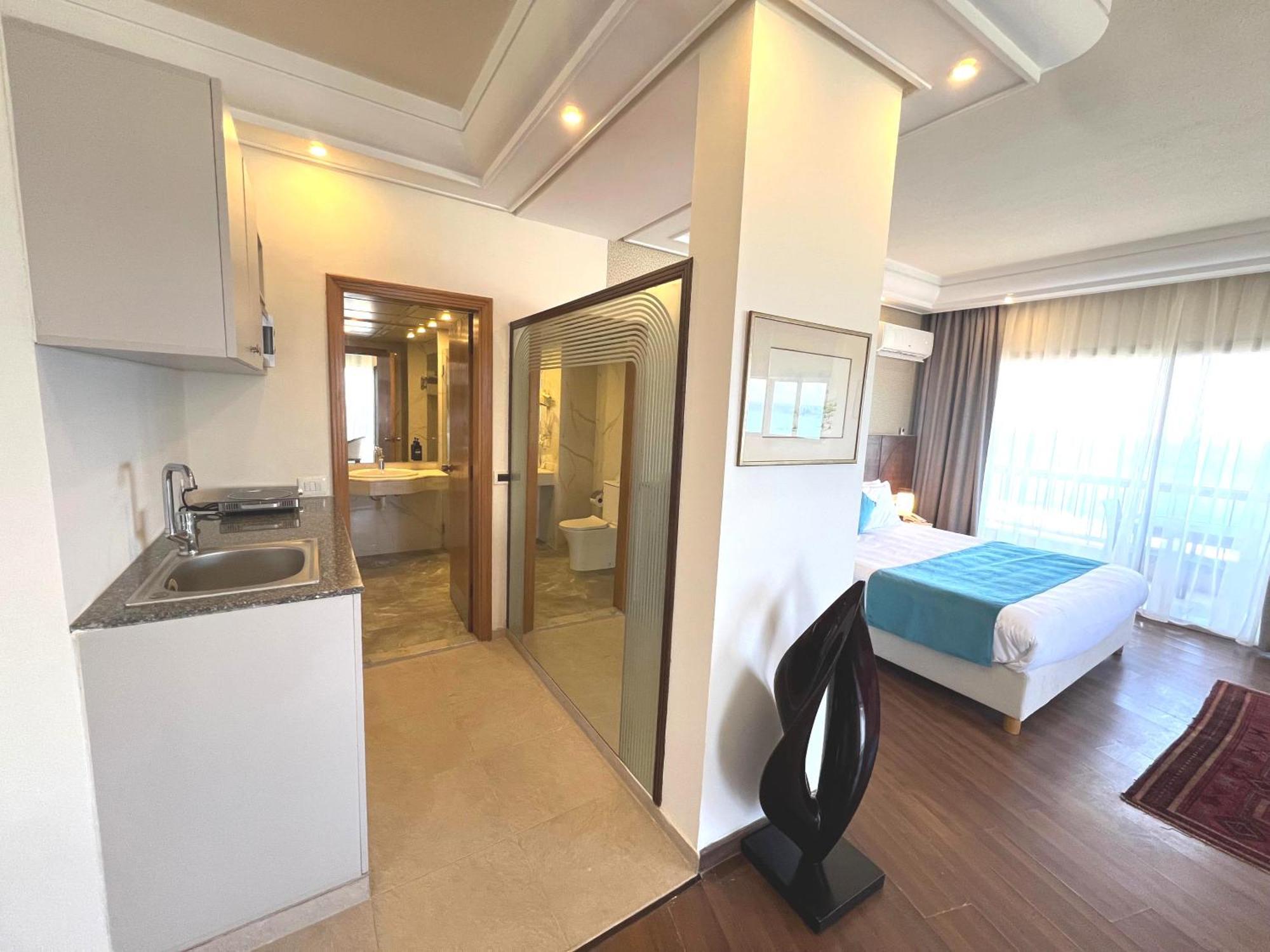 Hotel Mediterranée Beyrouth Extérieur photo